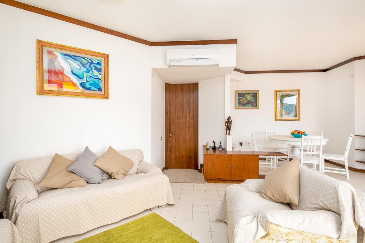 La Terrazza Tra Cielo E Mare Apartment ปอร์โตเวเนเร ภายนอก รูปภาพ
