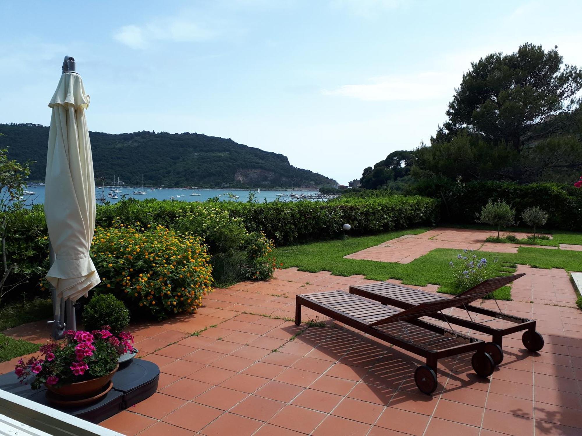 La Terrazza Tra Cielo E Mare Apartment ปอร์โตเวเนเร ภายนอก รูปภาพ